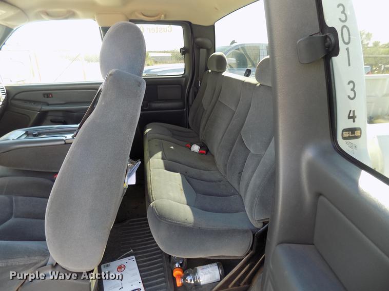 image for item DD3503 2004 GMC Sierra 1500 Ext. Cab pickup truck