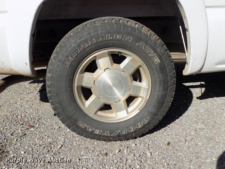 image for item DD3503 2004 GMC Sierra 1500 Ext. Cab pickup truck