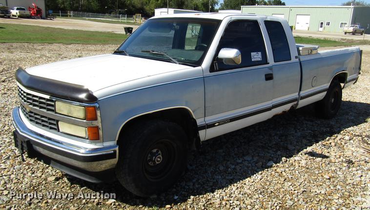 image for item DD3711 1992 Chevrolet 1500 Ext. Cab pickup truck
