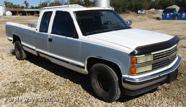image for item DD3711 1992 Chevrolet 1500 Ext. Cab pickup truck