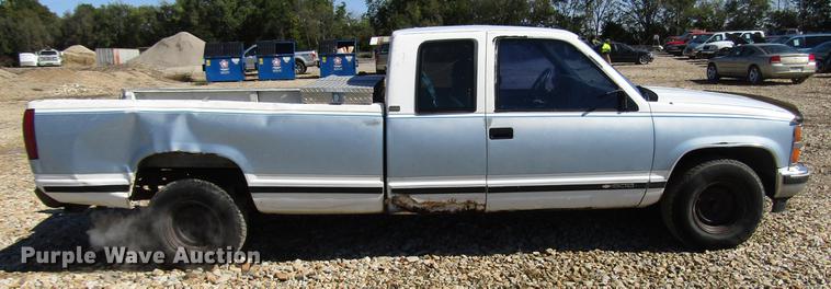 image for item DD3711 1992 Chevrolet 1500 Ext. Cab pickup truck