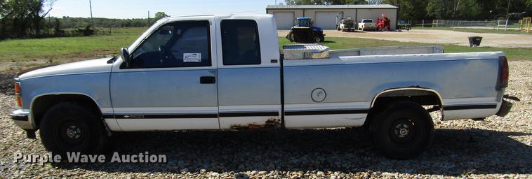 image for item DD3711 1992 Chevrolet 1500 Ext. Cab pickup truck