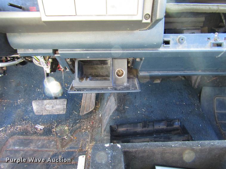 image for item DD3711 1992 Chevrolet 1500 Ext. Cab pickup truck