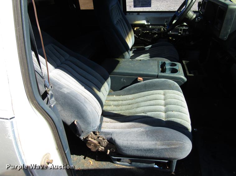 image for item DD3711 1992 Chevrolet 1500 Ext. Cab pickup truck