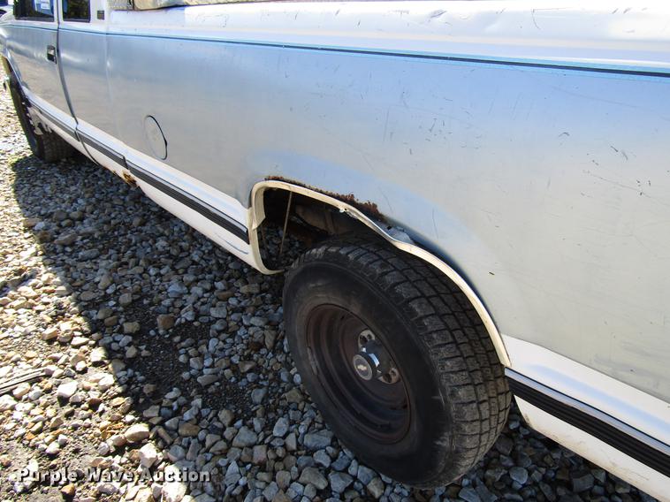 image for item DD3711 1992 Chevrolet 1500 Ext. Cab pickup truck