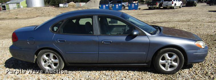 image for item DD3712 2000 Ford Taurus