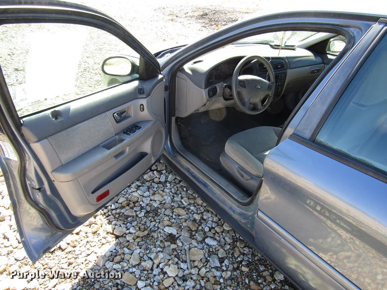 image for item DD3712 2000 Ford Taurus