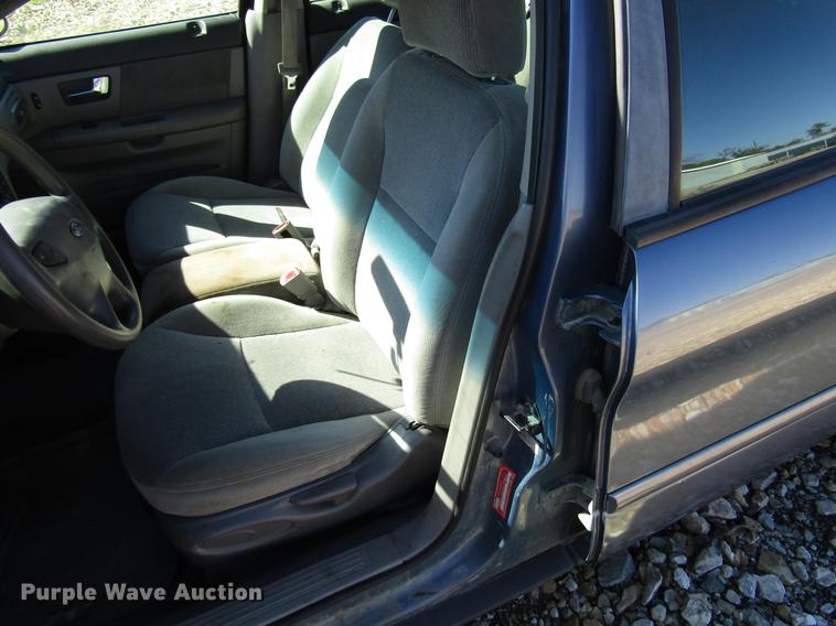 image for item DD3712 2000 Ford Taurus
