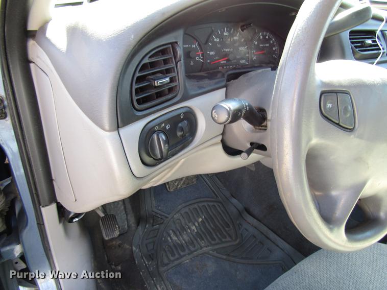 image for item DD3712 2000 Ford Taurus