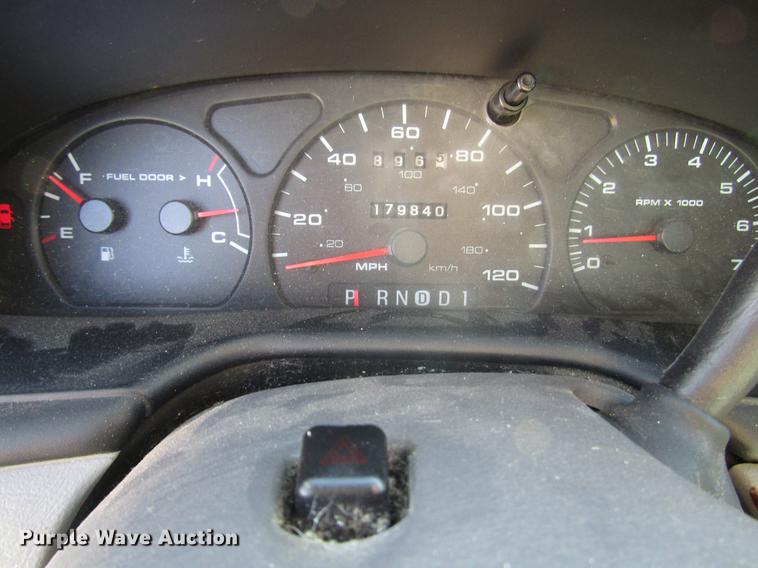 image for item DD3712 2000 Ford Taurus