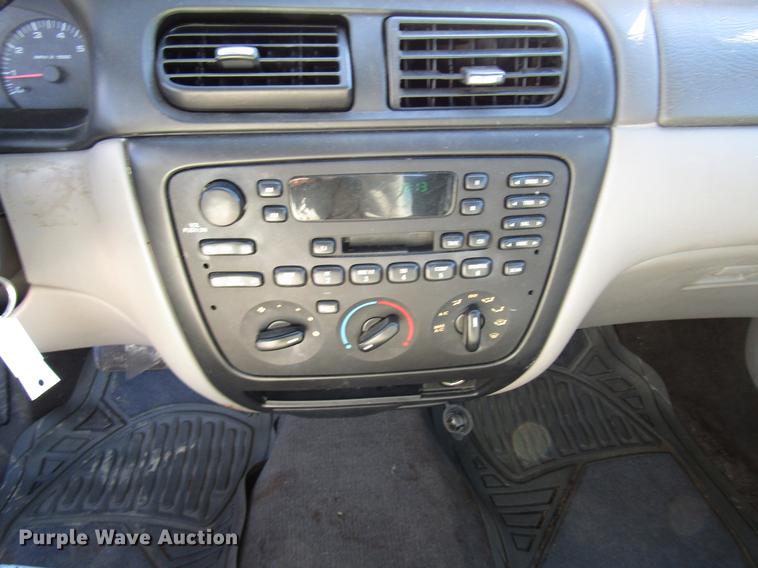 image for item DD3712 2000 Ford Taurus