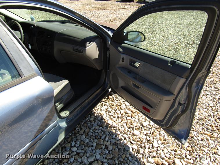 image for item DD3712 2000 Ford Taurus