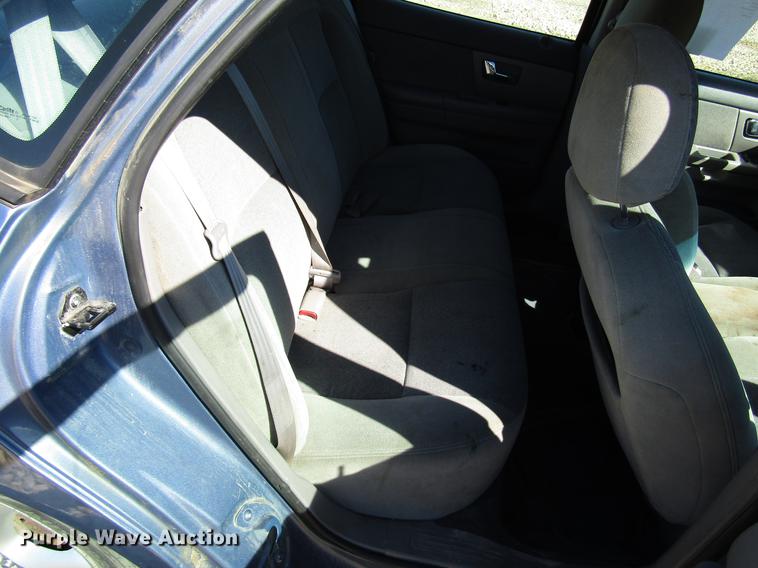 image for item DD3712 2000 Ford Taurus