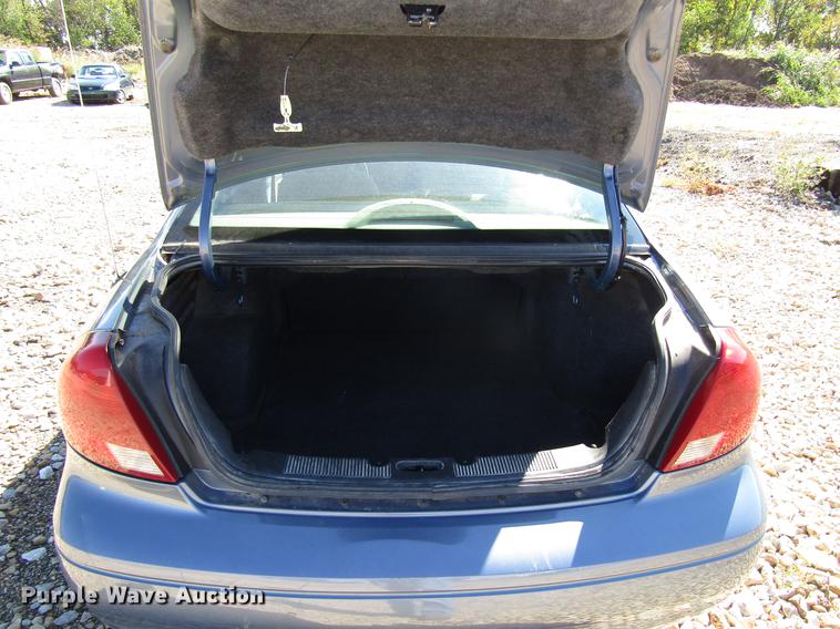 image for item DD3712 2000 Ford Taurus