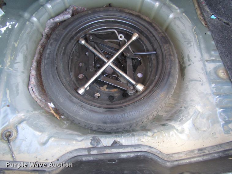 image for item DD3712 2000 Ford Taurus