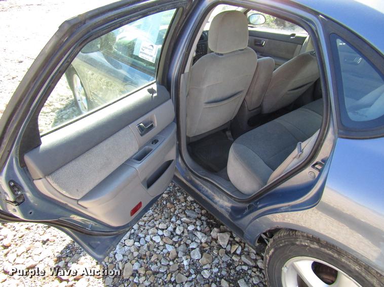 image for item DD3712 2000 Ford Taurus