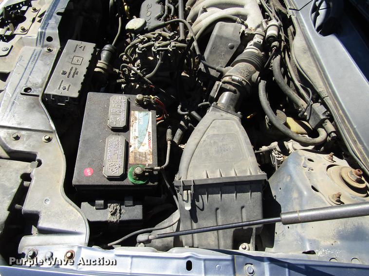 image for item DD3712 2000 Ford Taurus