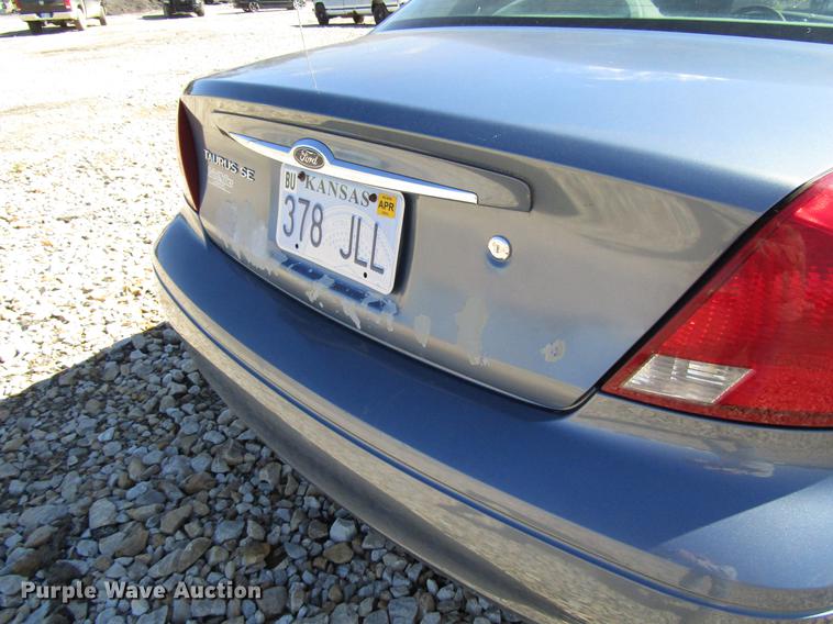 image for item DD3712 2000 Ford Taurus