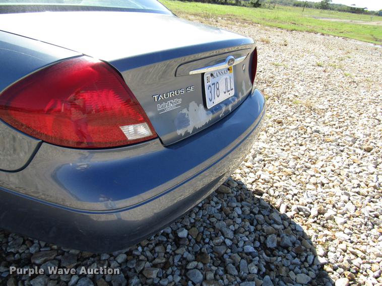 image for item DD3712 2000 Ford Taurus