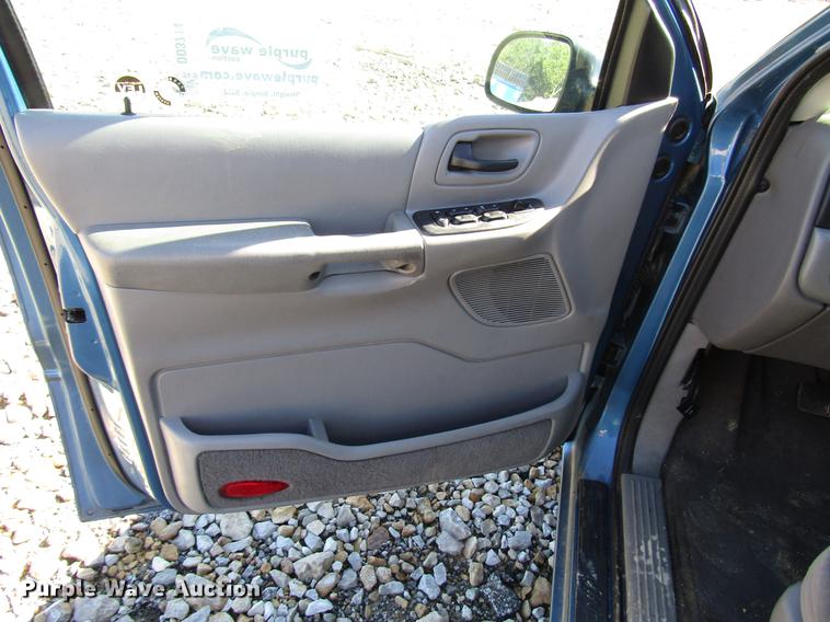 image for item DD3714 2001 Ford Windstar van