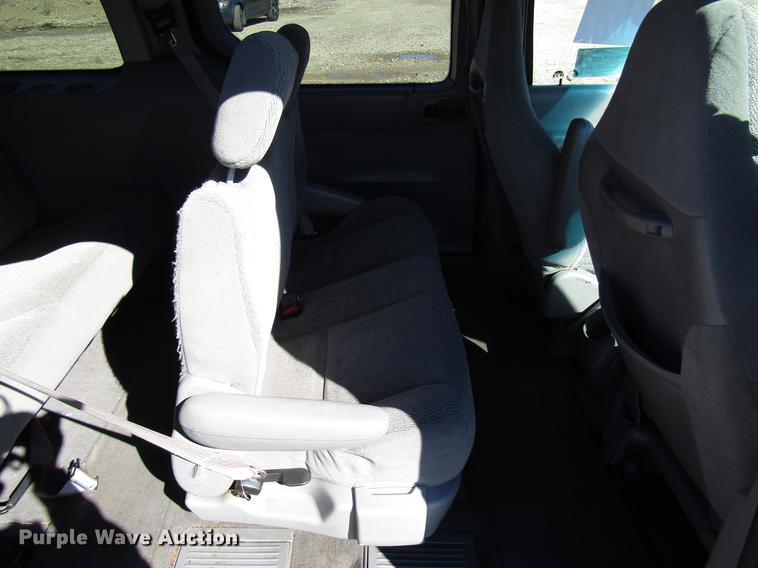 image for item DD3714 2001 Ford Windstar van