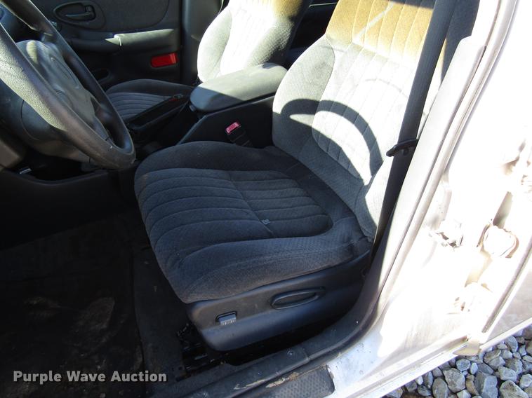 image for item DD3716 2001 Pontiac Grand Prix