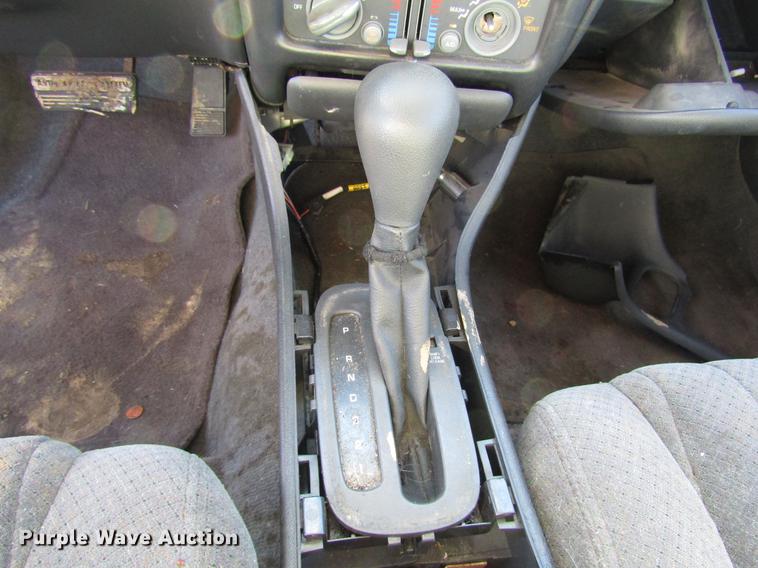 image for item DD3716 2001 Pontiac Grand Prix