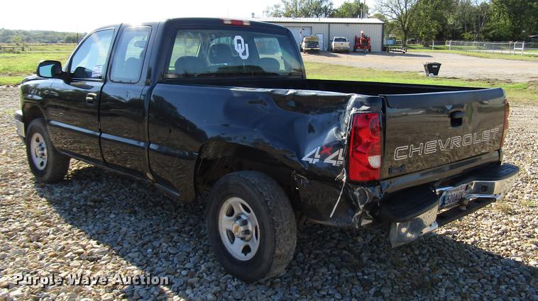 image for item DD3718 2003 Chevrolet Silverado 1500 Ext. Cab pickup truck