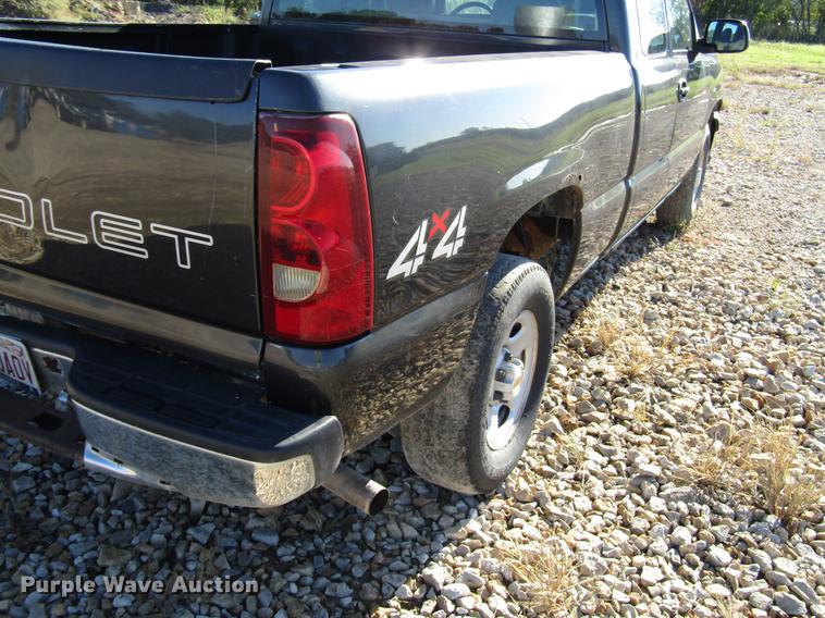 image for item DD3718 2003 Chevrolet Silverado 1500 Ext. Cab pickup truck