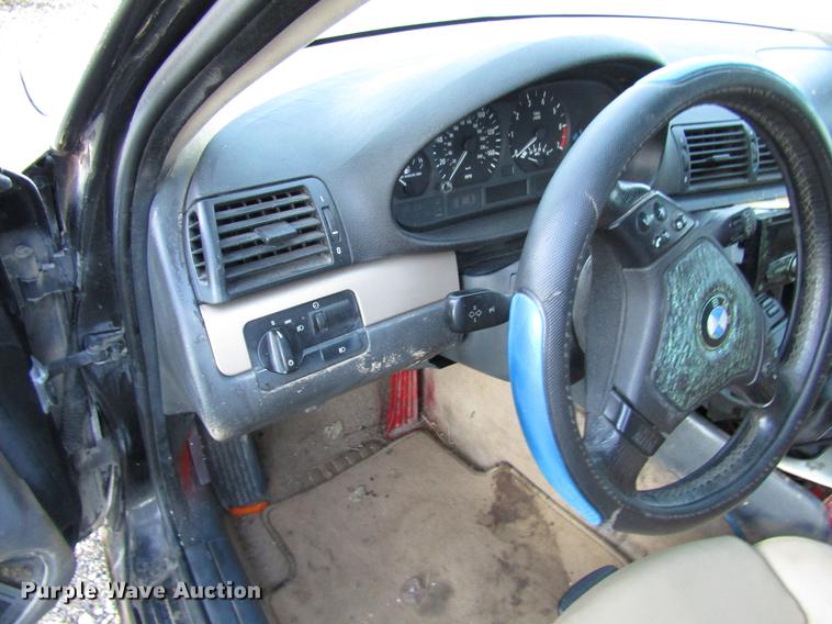 image for item DD3721 2000 BMW 323i