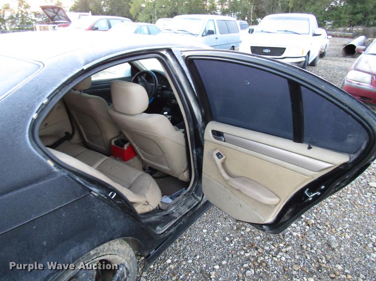 image for item DD3721 2000 BMW 323i