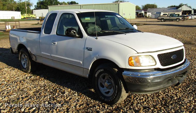 image for item DD3723 2002 Ford F150 SuperCab pickup truck