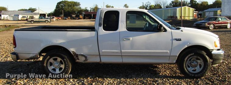 image for item DD3723 2002 Ford F150 SuperCab pickup truck