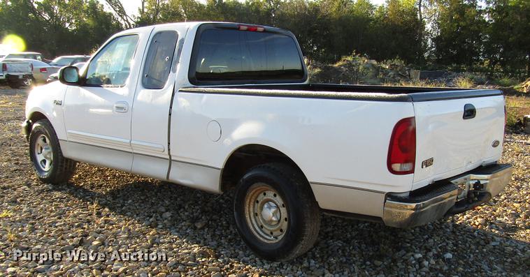 image for item DD3723 2002 Ford F150 SuperCab pickup truck