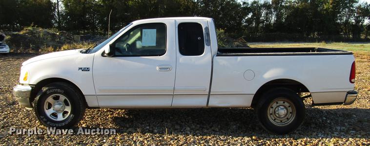 image for item DD3723 2002 Ford F150 SuperCab pickup truck