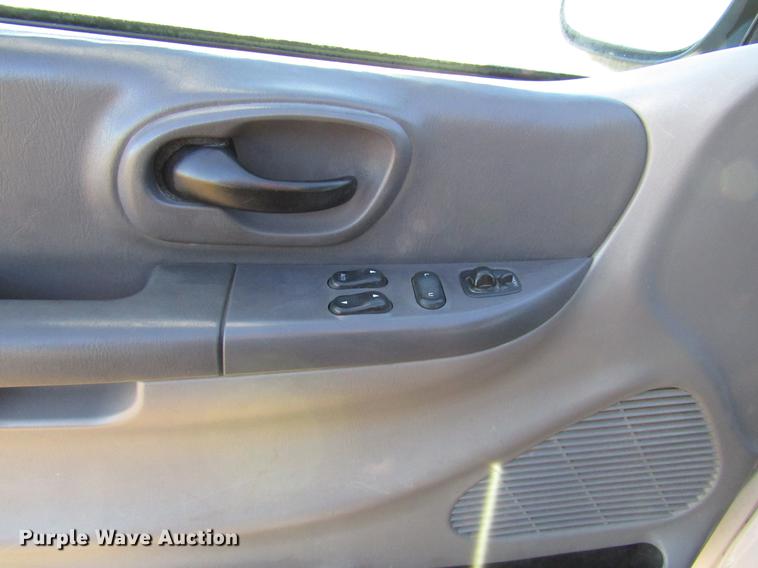 image for item DD3723 2002 Ford F150 SuperCab pickup truck