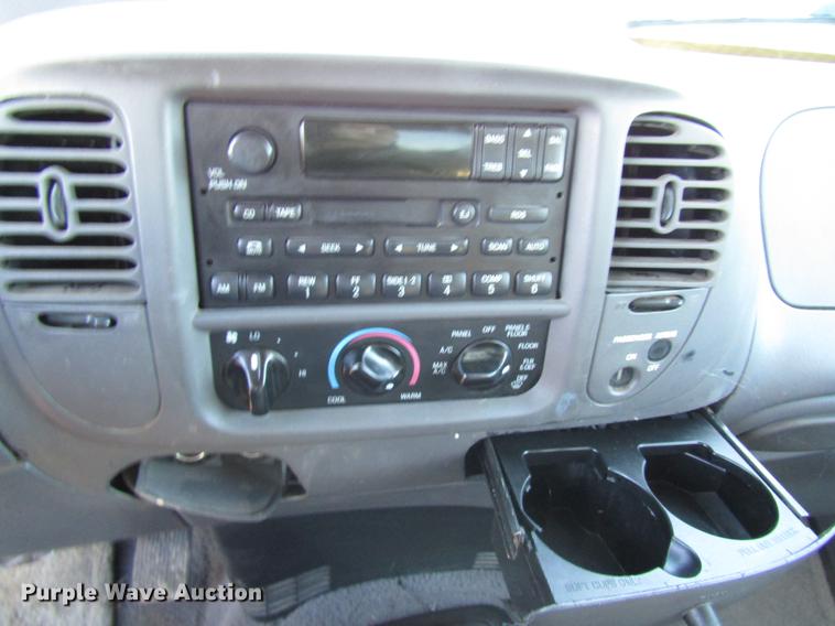 image for item DD3723 2002 Ford F150 SuperCab pickup truck