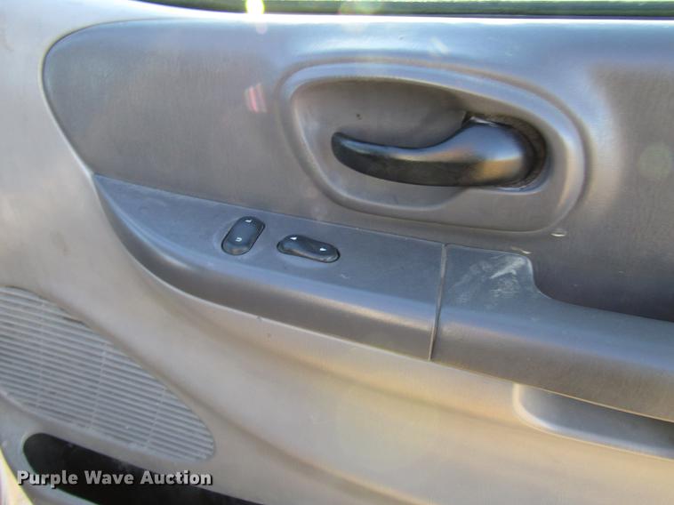 image for item DD3723 2002 Ford F150 SuperCab pickup truck