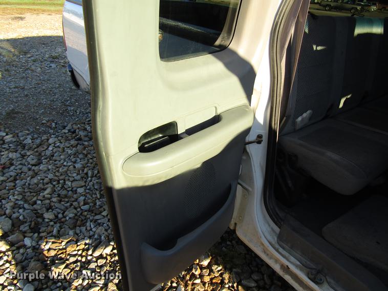 image for item DD3723 2002 Ford F150 SuperCab pickup truck