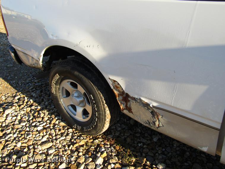 image for item DD3723 2002 Ford F150 SuperCab pickup truck