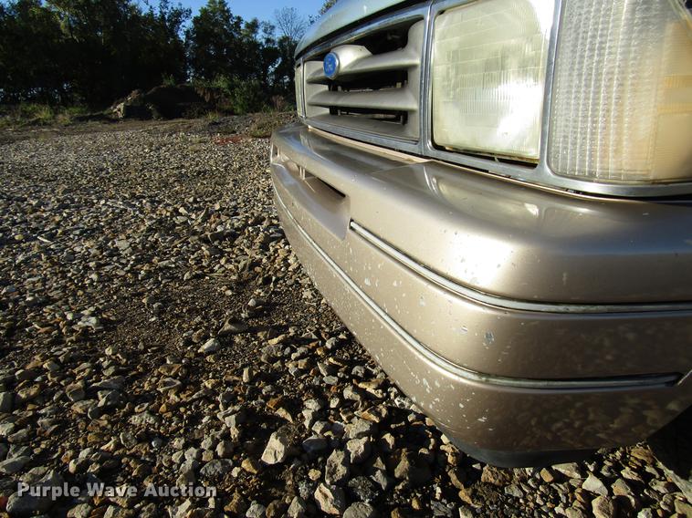 image for item DD3724 1995 Ford Aerostar van