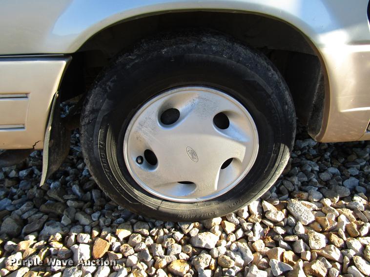 image for item DD3724 1995 Ford Aerostar van