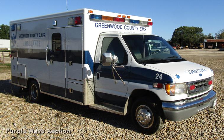 image for item DD3726 1997 Ford Econoline E450 ambulance