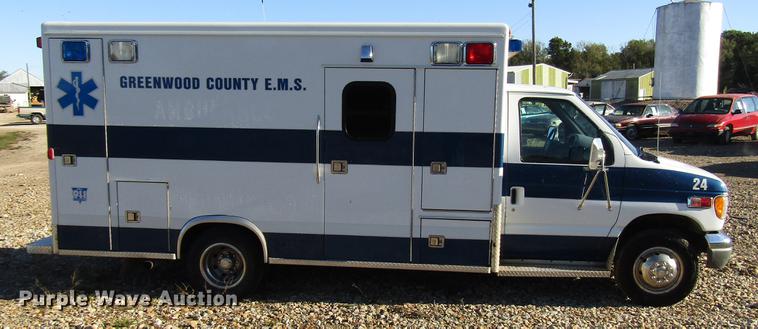 image for item DD3726 1997 Ford Econoline E450 ambulance