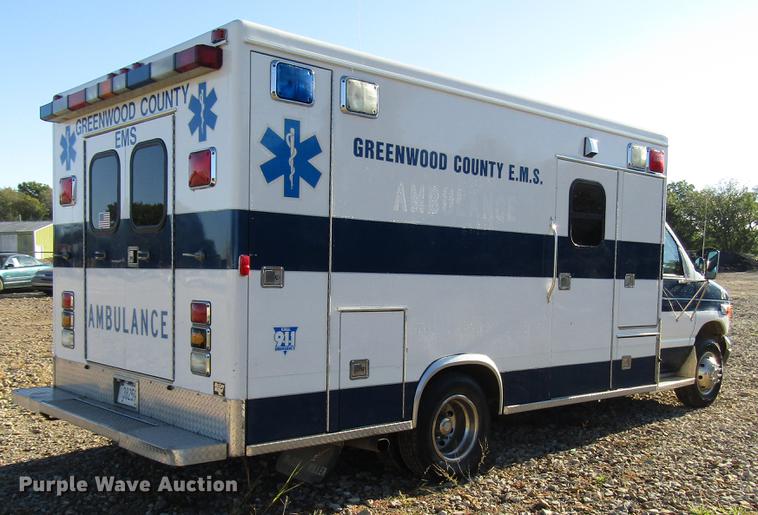 image for item DD3726 1997 Ford Econoline E450 ambulance