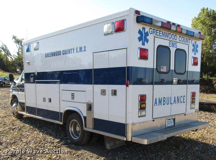 image for item DD3726 1997 Ford Econoline E450 ambulance