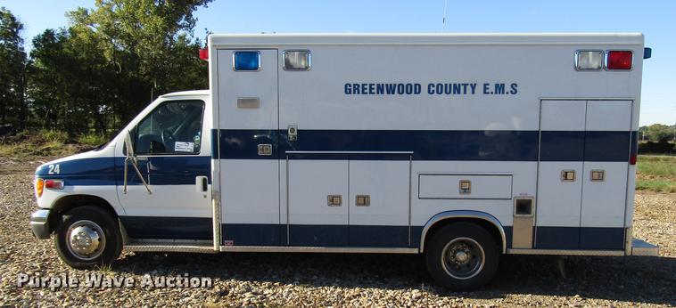 image for item DD3726 1997 Ford Econoline E450 ambulance
