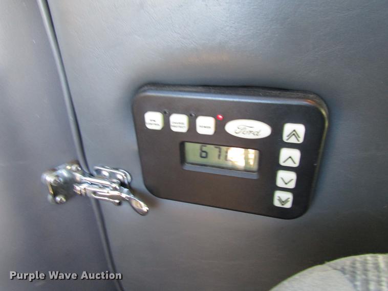 image for item DD3726 1997 Ford Econoline E450 ambulance