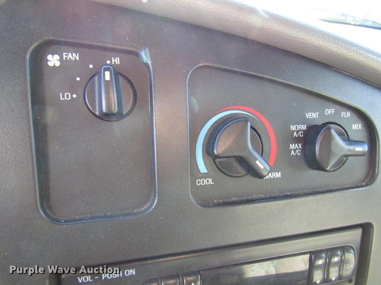 image for item DD3726 1997 Ford Econoline E450 ambulance