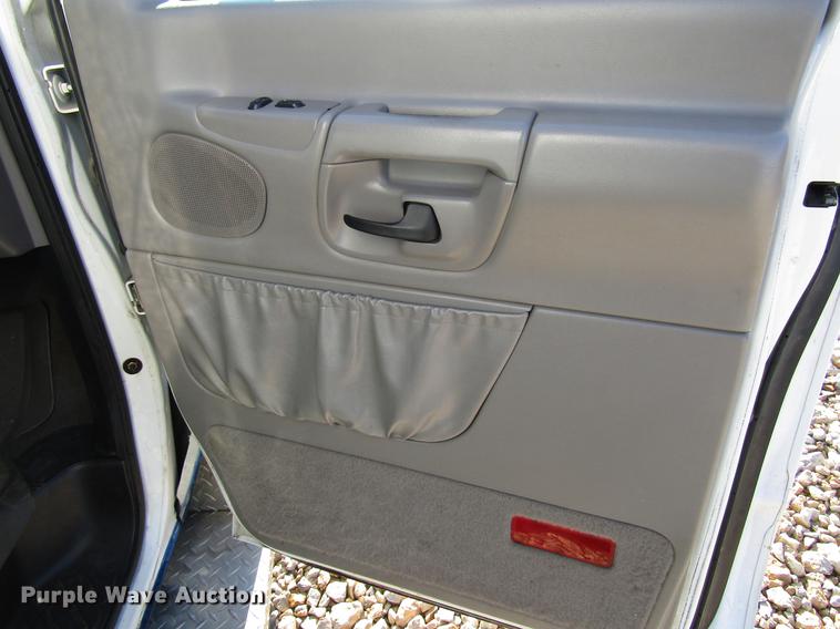 image for item DD3726 1997 Ford Econoline E450 ambulance